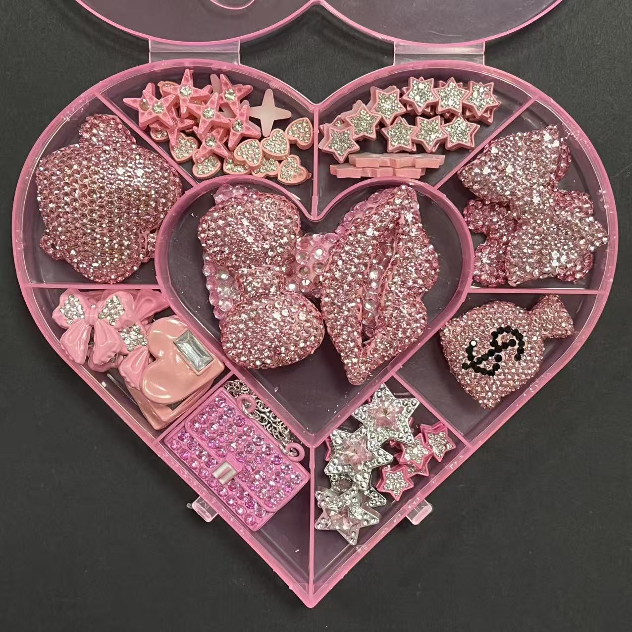 Phone Cases Wholesale - ขายส่งชุดของตกแต่งหรูหรา ประกอบด้วยโบว์เพชร กระเป๋า ขวดน้ำหอม กระเป๋ารูปผีเสื้อ ลิปสติก