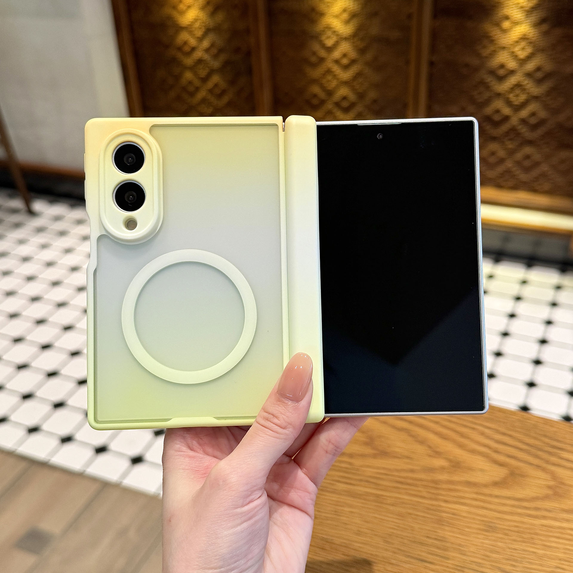 เคสโทรศัพท์แม่เหล็กแบบโปร่งแสง - Gradient Color Case บทวิจารณ์และราคา