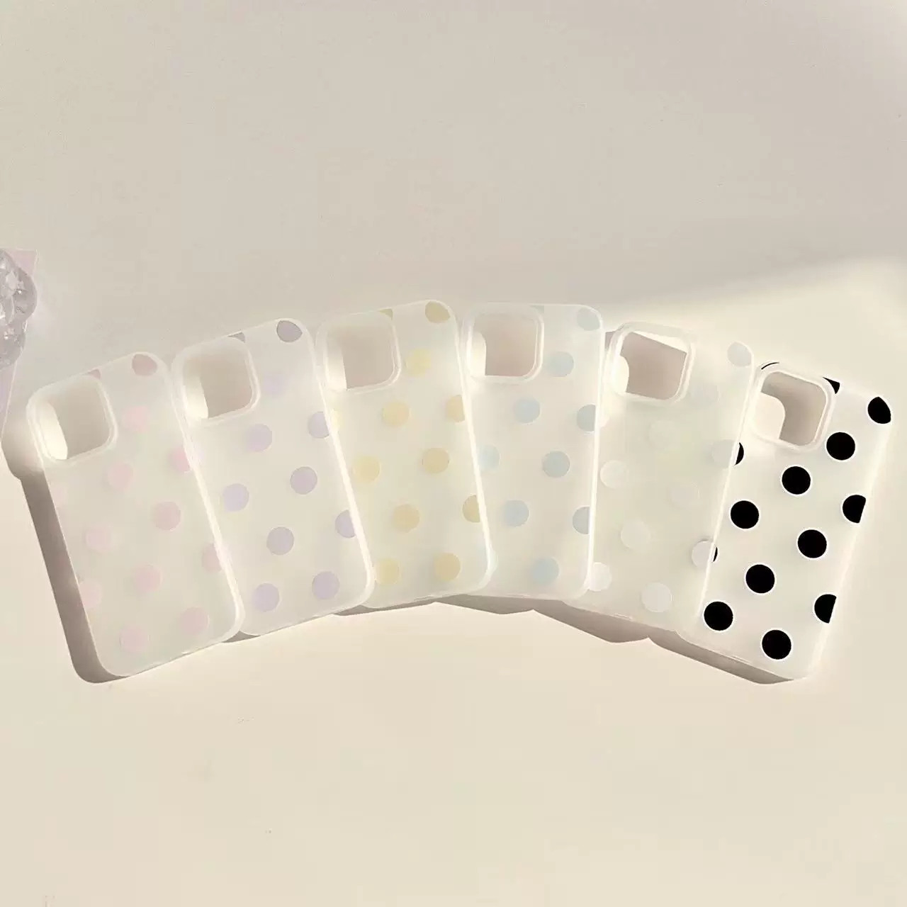 เคสโทรศัพท์ลายจุดสไตล์มินิมอลเ - Phone Cases Polka Dot บทวิจารณ์และราคา