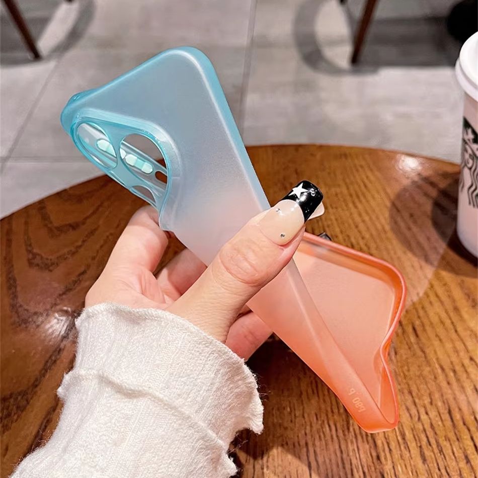 เคสโทรศัพท์แบบด้านไล่สี TPU โป - Gradient Color Case บทวิจารณ์และราคา
